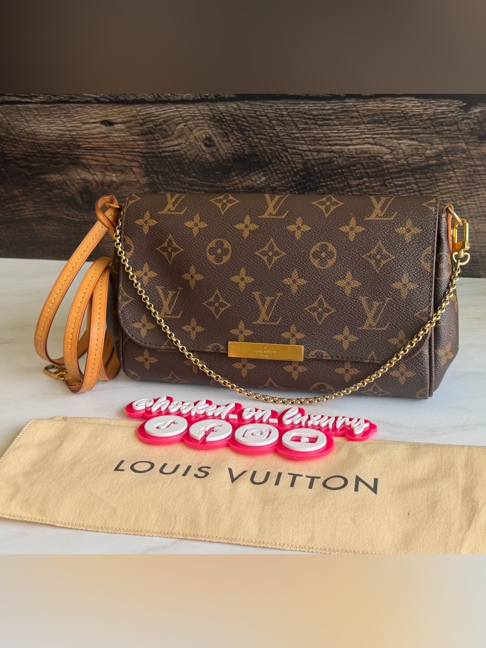 Authentic Louis Vuitton Favorite MM Monogram Crossbody Handbag Purse
